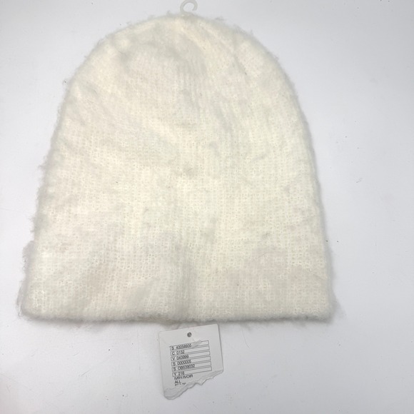 Urban Outfitters Accessories - Urban Outfitters NWT Beanie Womens OS White Fuzzy Knit Minimalist Indie